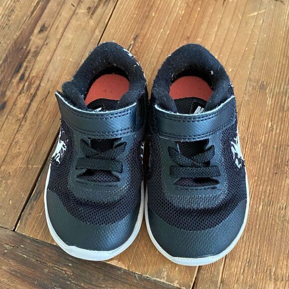 Nike Revolution 3 Print TD Black Hearts Infant Toddler Running Shoe Size 5 - Picture 4 of 8